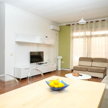 Cozy Apartment In The Heart Of Tirana ! Exteriör bild