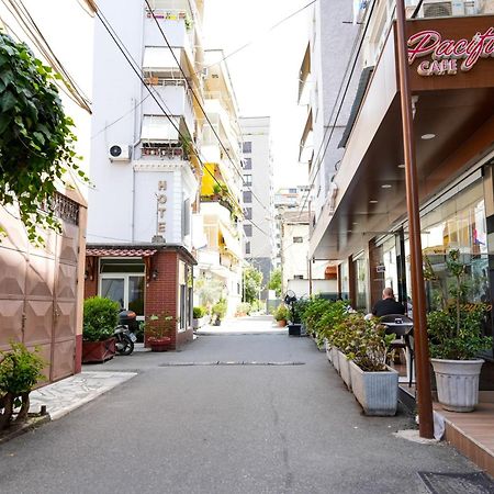 Cozy Apartment In The Heart Of Tirana ! Exteriör bild