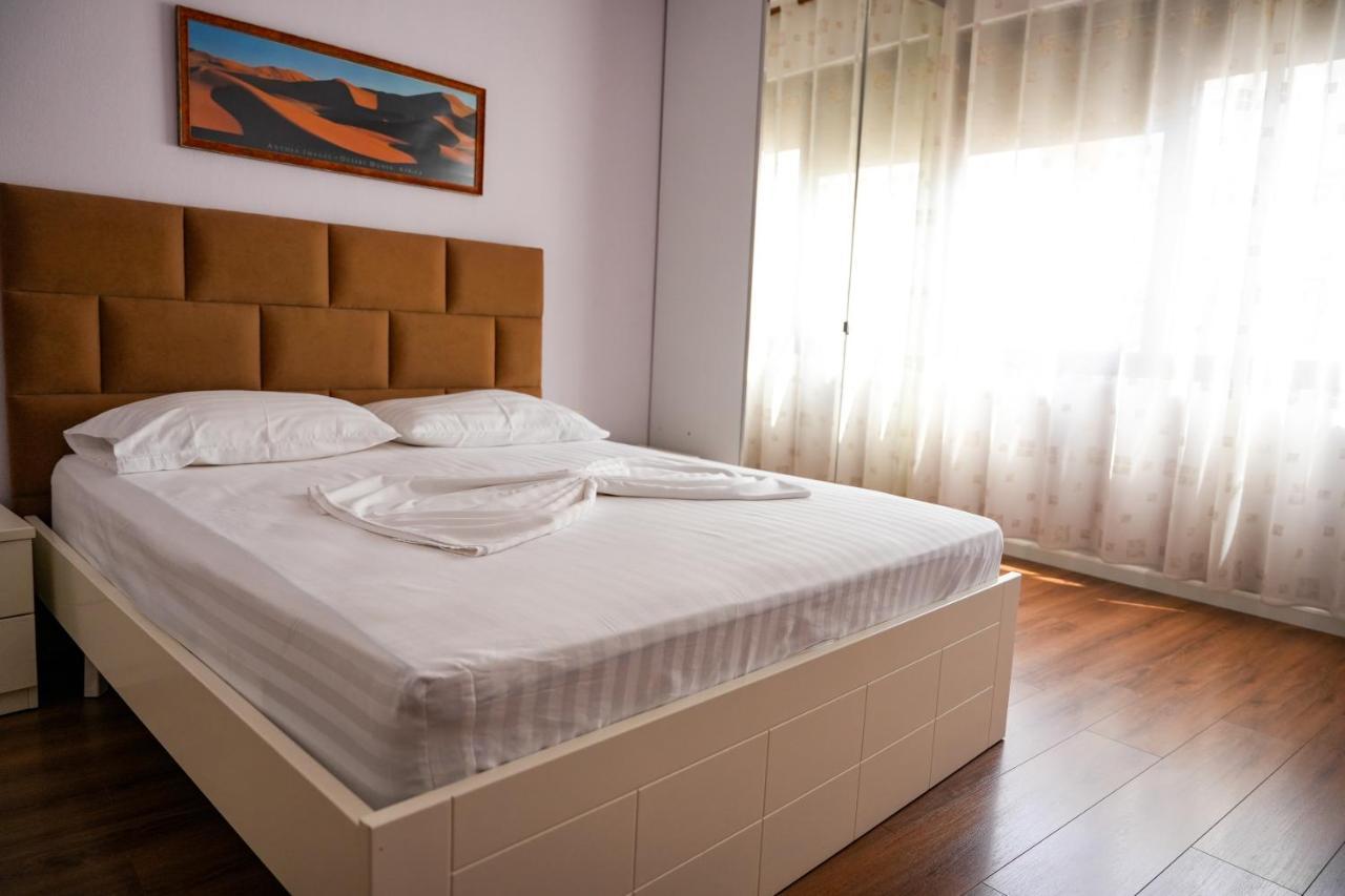 Cozy Apartment In The Heart Of Tirana ! Exteriör bild
