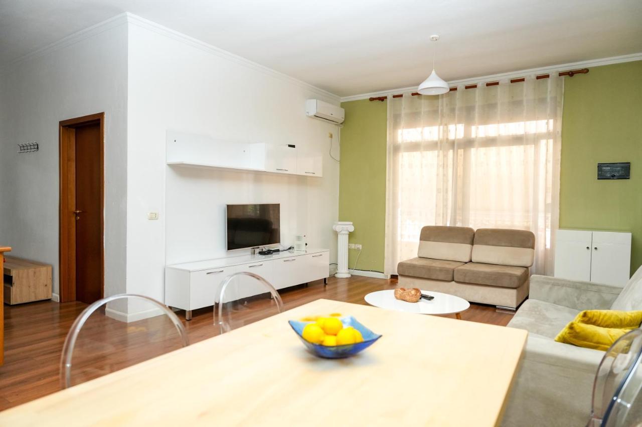 Cozy Apartment In The Heart Of Tirana ! Exteriör bild
