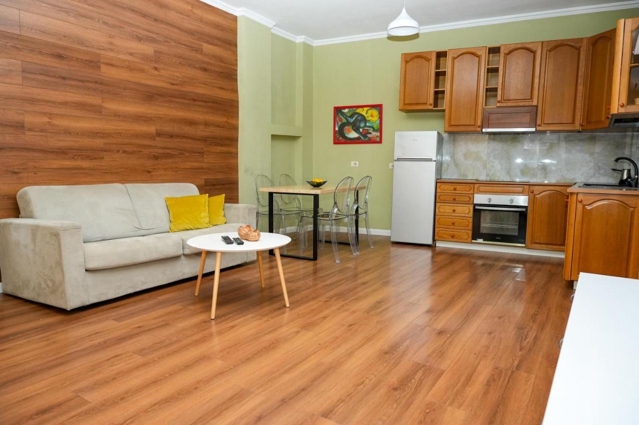 Cozy Apartment In The Heart Of Tirana ! Exteriör bild
