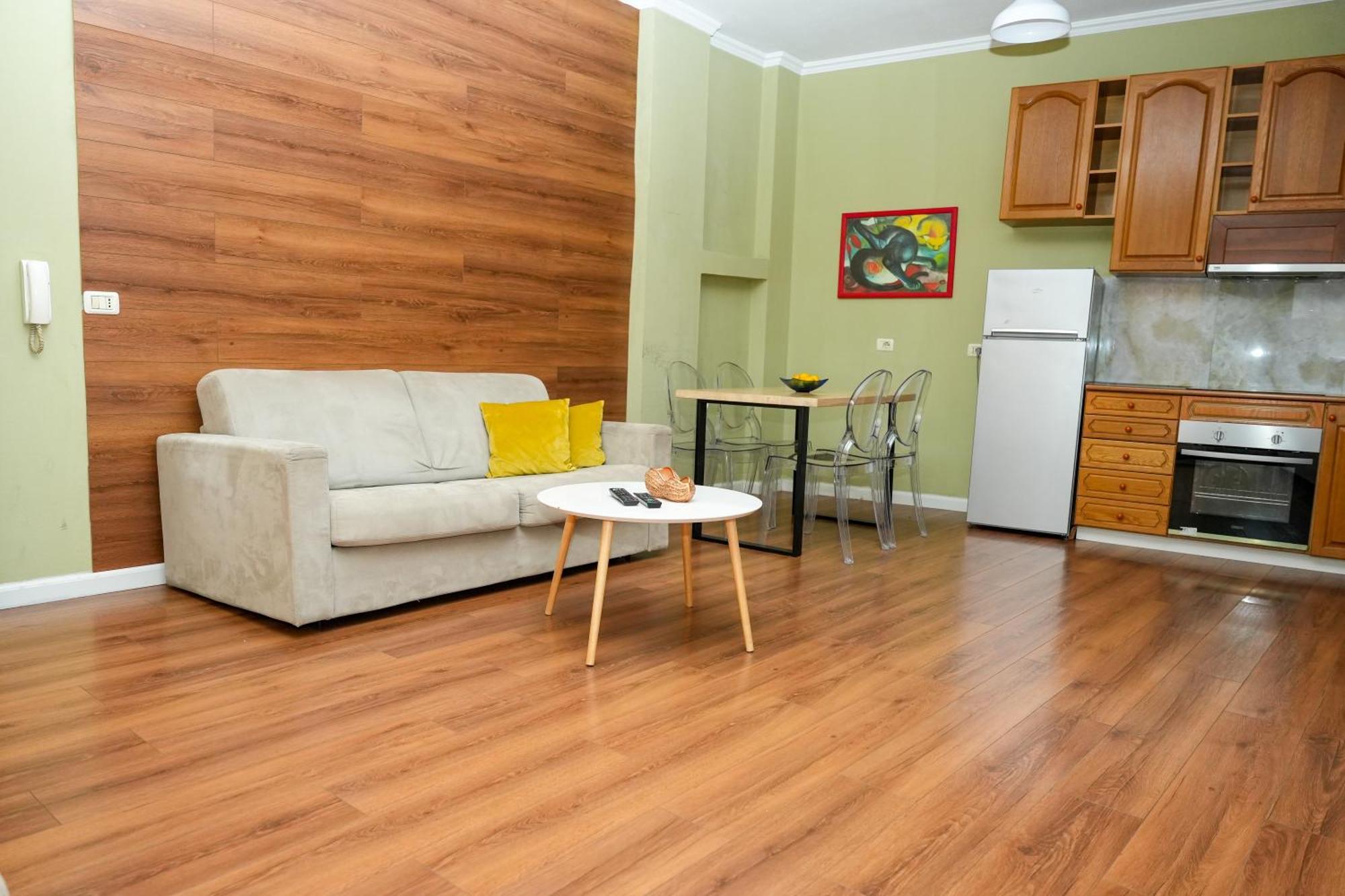 Cozy Apartment In The Heart Of Tirana ! Exteriör bild